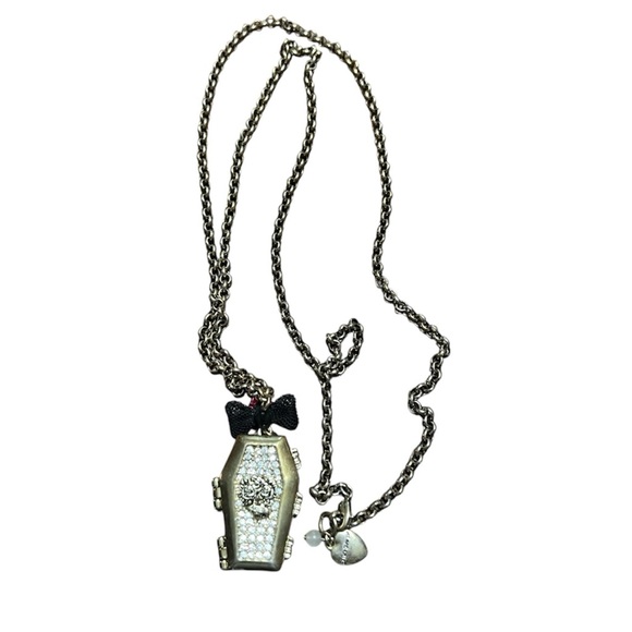 Betsey Johnson Vintage Skeleton In Coffin Halloween Necklace GUC - Picture 3 of 12